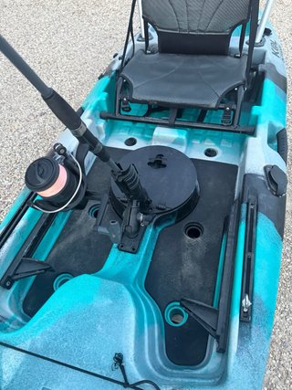 Kayak de Pesca KOL OUTDOOR con Remo y Cañeros