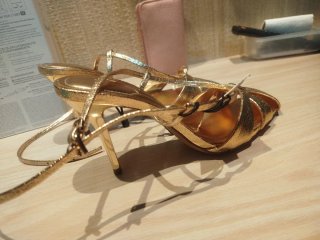 Zapatos dorados zara talla 37