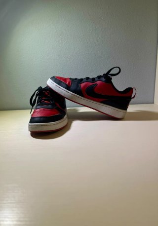 Zapatillas Nike Court Borough Low (Negro y Rojo)