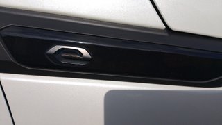 Peugeot e-2008 Eléctrico Allure 100 kW (136 CV)