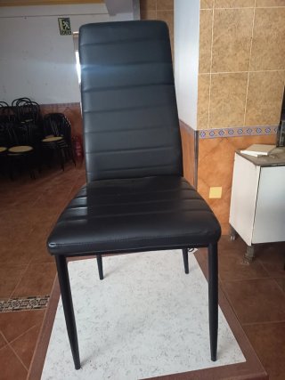 5 Sillas Negras Piel Sintética