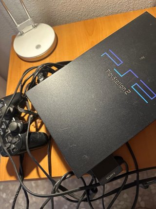 Play Station 2 con mando y cables incluidos