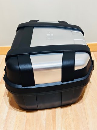 Baúl Givi Trekker TRK 52N