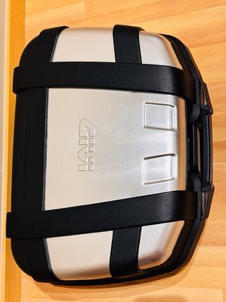 Baúl Givi Trekker TRK 52N