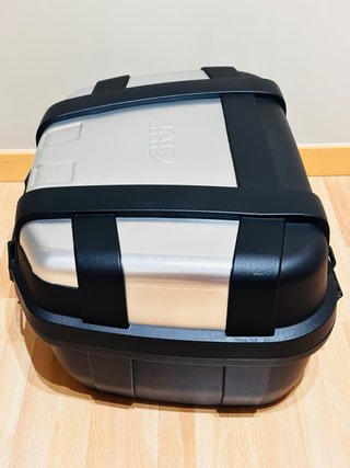 Baúl Givi Trekker TRK 52N
