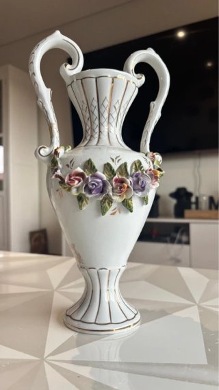 Vaso Vintage Português com Flores em Relevo – 30 c