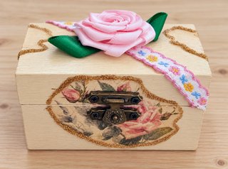 Portagioie in legno vintage