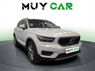 Volvo XC40 T2 Momentum Pro Auto 95 kW (129 CV)