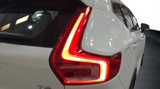 Volvo XC40 T2 Momentum Pro Auto 95 kW (129 CV)
