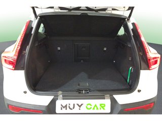 Volvo XC40 T2 Momentum Pro Auto 95 kW (129 CV)