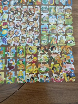 8 laminas de cromos troquelados de personajes
