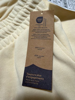 Pantalón embarazada sin usar