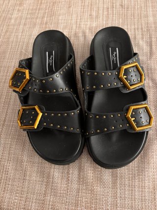 Sandalias Pepe Jeans Negras Hebillas Doradas