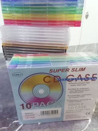 35 Cajitas de cd delgadas nuevas y usadas