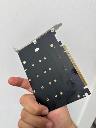 Tarjeta Adaptadora PCIe a 4 Puertos M.2 NVMe