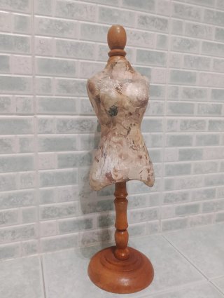 Manichino decorativo da tavolo altezza 35 cm
