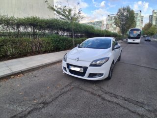 Renault Megane año 2011 solo 168000km Etiqueta C