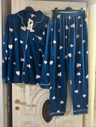 Pigiama donna blu con cuori rosa