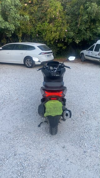Honda PCX Scooter Negra