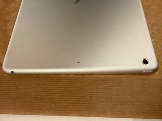 iPad Air Blanco + funda negra