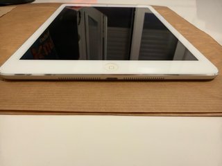 iPad Air Blanco + funda negra