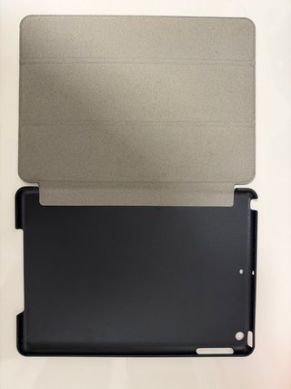 iPad Air Blanco + funda negra