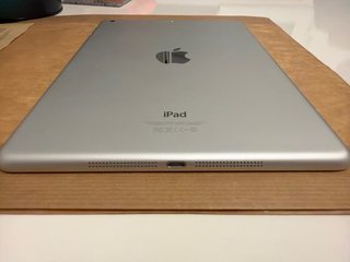 iPad Air Blanco + funda negra