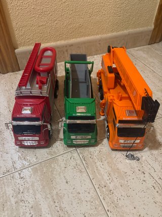 Pack de 3 Camiones de Juguete Volvo