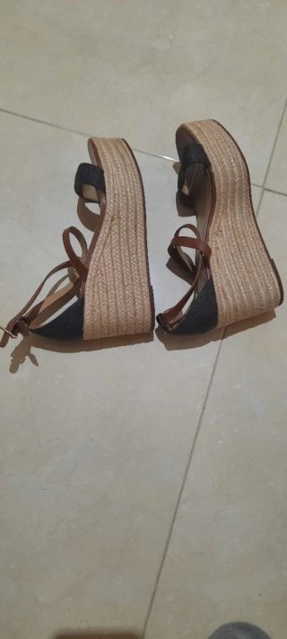 Sandalias Michael Kors Cuña Marrón y Negro