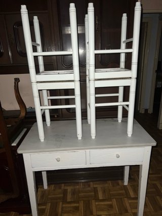 Mesa de Cocina con 4 Sillas Blancas