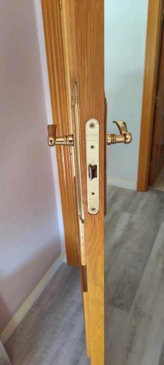 Puerta de interior de madera