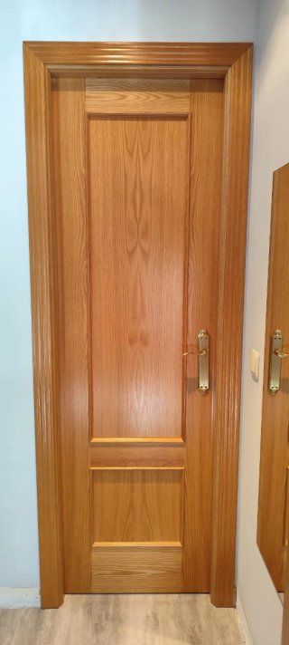 Puerta de interior de madera
