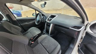Peugeot 207 2012