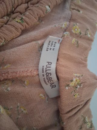 Shorts fluidos Pull&Bear flores Talla M