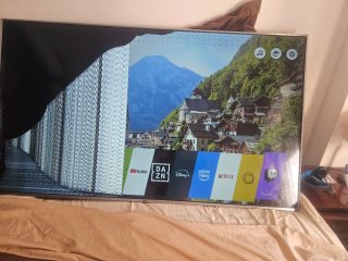 Smart TV LG Grande con Pantalla Rota
