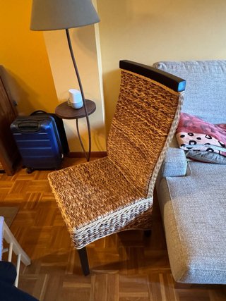Muebles de salón de madera maciza y mesa