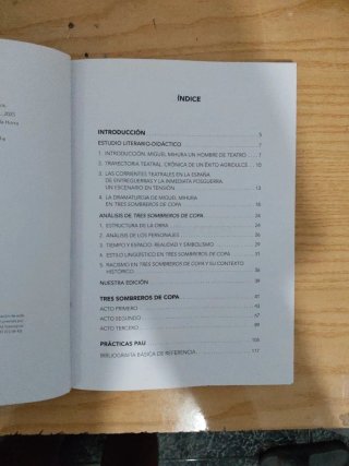Libro de tres sombreros de copa