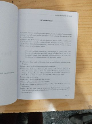 Libro de tres sombreros de copa