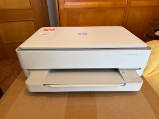 Impresora HP Envy 6030e WiFi blanco y gris