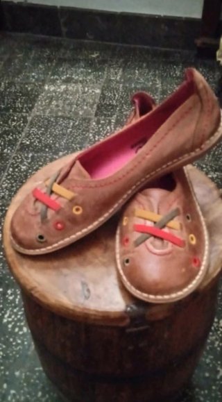 Zapatos de piel Bran's talla 37