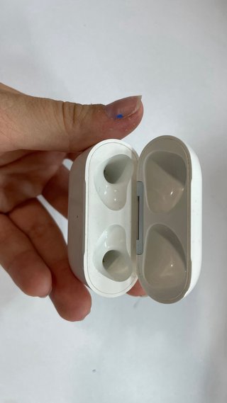 Apple AirPods 3 con caja