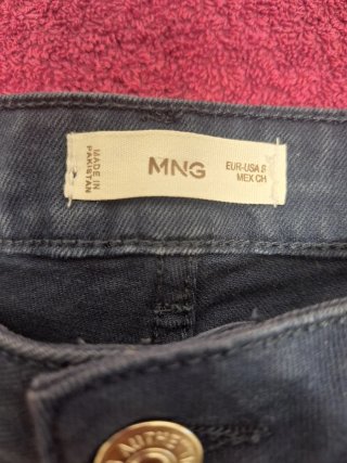 Pantalón flare Mango talla S
