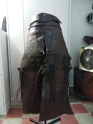 Lote monta vaquera: montura, zahones, sombrero