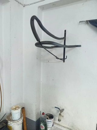 Lote monta vaquera: montura, zahones, sombrero