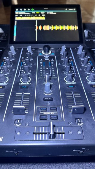 Denon Prime 4+ con Flightcase Zomo y Protector