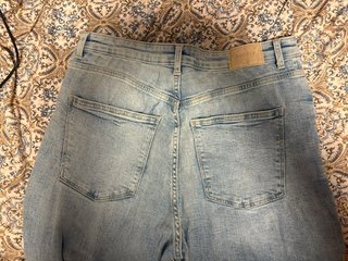 Pantalones vaqueros campana Bershka Talla L