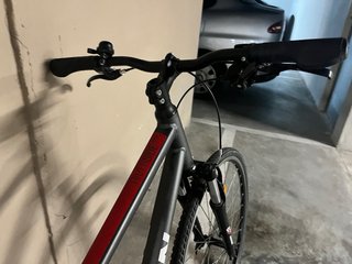 Bicicleta BTWIN Riverside 500 Gris y roja