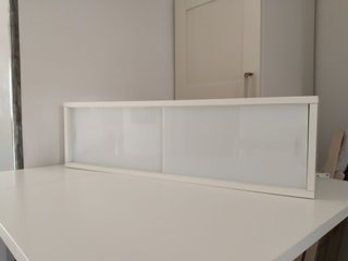 Mueble vitrina y pequeño almacenaje de pared