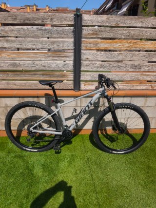 Bicicleta BTT Giant Gris talla M