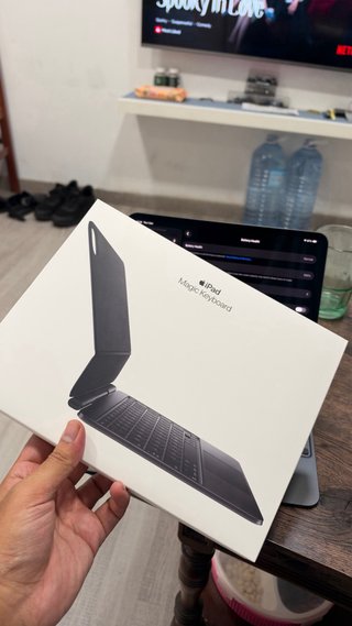 iPad Pro (M5) Space Gray + Magic keyboard